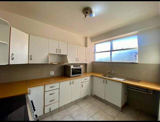 2 BEDROOM PROPERTY TO RENT IN FLORIDA LAKE